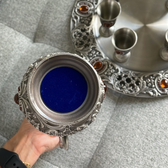 pewter decanter with cups & tray - Picture 13 of 17